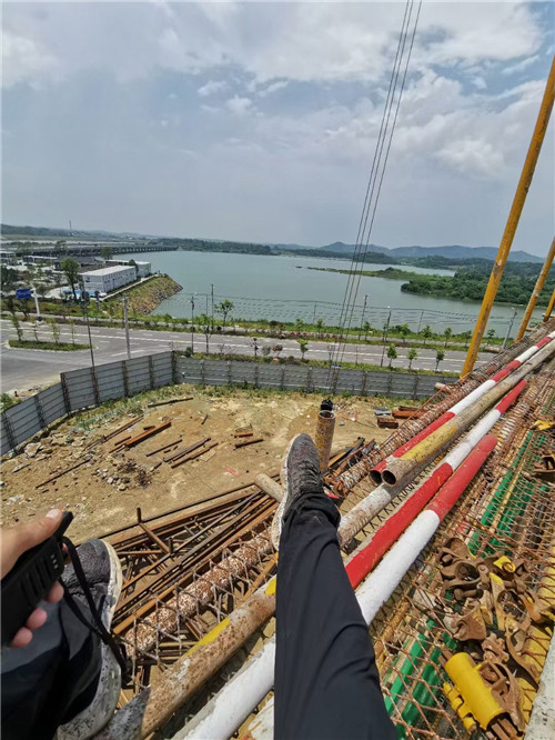 逊克县作业中发生设备损坏或人员意外，责任怎么划分？